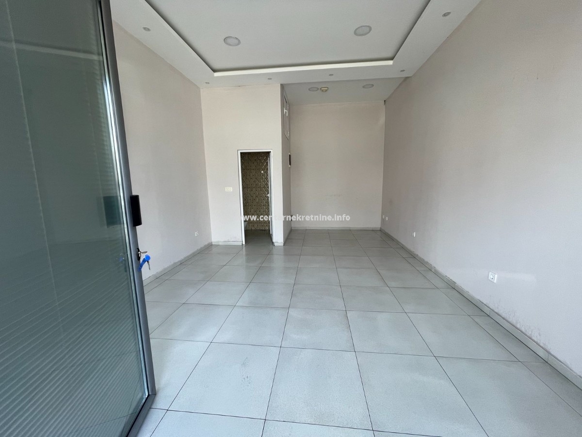 Izdavanje, poslovni prostor 30m2, Stari aerodrom, Podgorica